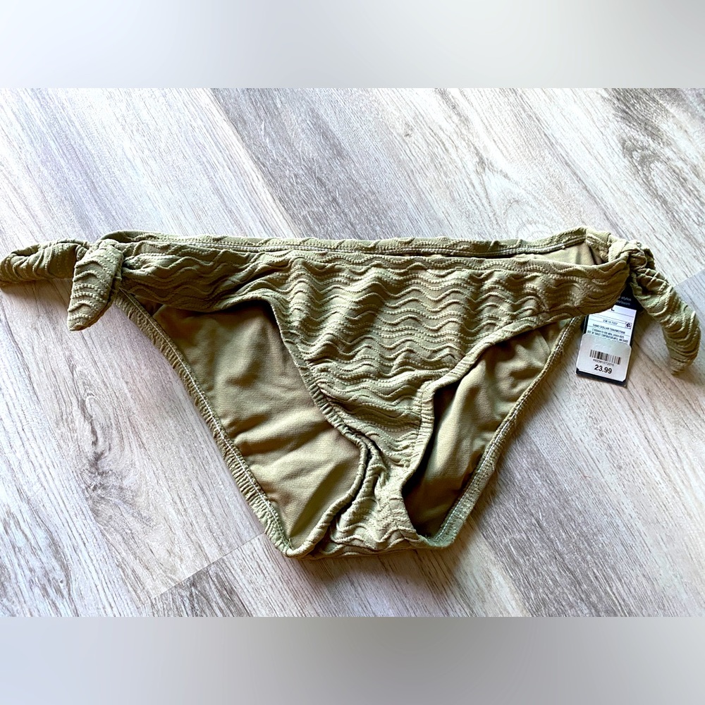👙 Mossimo bikini bottom only